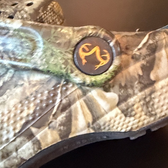 CROCS Classic Clog in Realtree Camouflage - Green/Brown - Picture 4 of 5